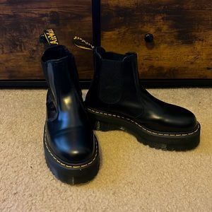 Dr Martens 2978 Smooth Leather Platform Chelsea Boots Size 7 Mens 8 Womens EU 39